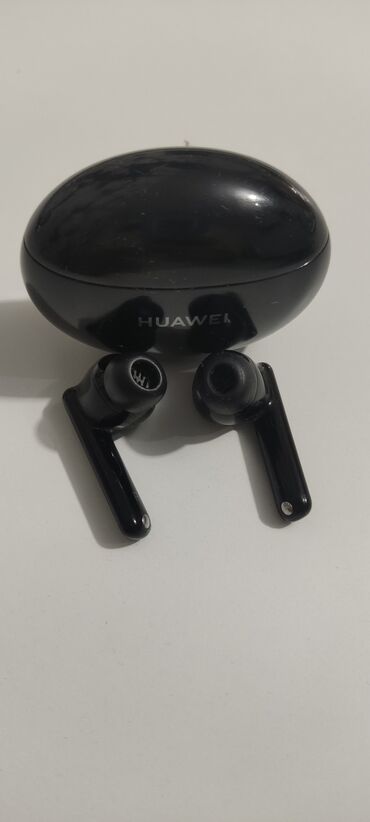 huawei glory наушники: Продаю беспроводные наушники Huawei free buds 4i Покупали в Москве за