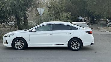 gac aion y plus: Hyundai Sonata: 2018 г., Седан — 4