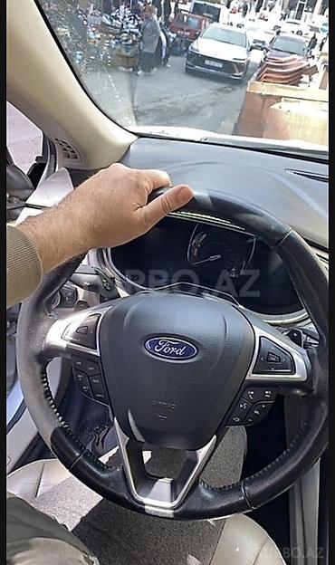 Avtomobil salonu üçün digər detallar: Ford Fusion — 1