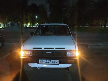 Nissan: Nissan Terrano: 1988 г., 2.4 л, Механика, Бензин, Внедорожник