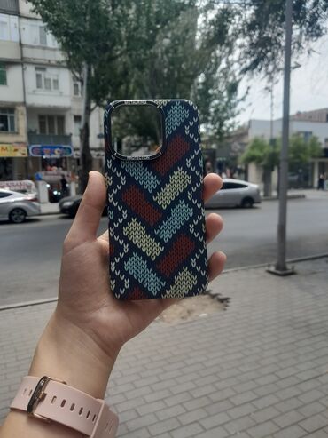 iphone 15 pro maxs: Iphone 15 pro case✅ Fosfor işıqlı case😍 Endirimde cemi 13 azn✅ Xalça