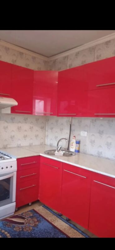 дом долгосрочная аренда: 65 м², 3 комнаты, Парковка, Забор, огорожен