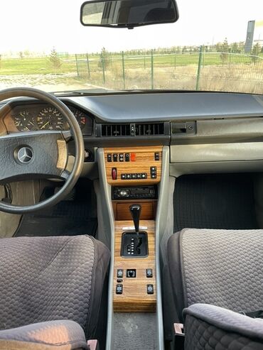 Mercedes-Benz: Mercedes-Benz W124: 1992 г., 2.3 л, Автомат, Бензин, Универсал — 13