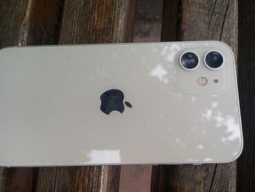 Apple iPhone: IPhone 12, Б/у, 128 ГБ, Белый, Зарядное устройство, Защитное стекло, Чехол, 87 %