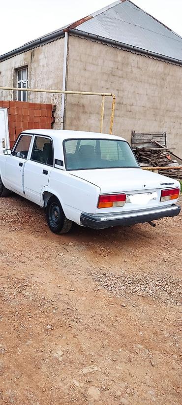 tap az vaz 2107: VAZ 2107, ağ rəng, sedan kuzov. Texniki xüsusiyyətlər və təchizat: - — 2