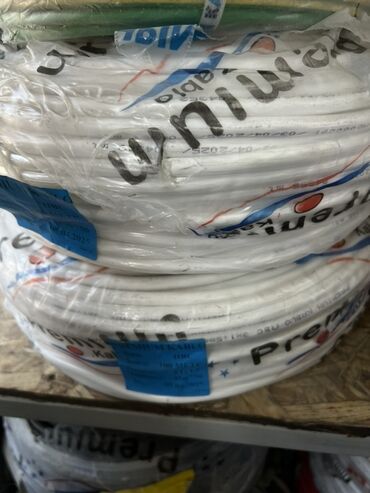 коннектор: Коаксиальный кабель для телевидения/интернета в бухте. Особенности: -