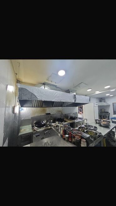помощник повара: Требуются помощницы повара ТОЛЬКО ДЕВУШКИ Ресторан в центре города
