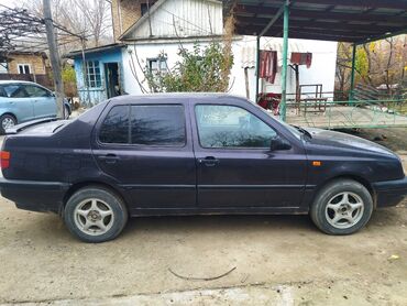 Volkswagen: Volkswagen Vento: 1993 г., 1.8 л, Механика, Бензин, Седан