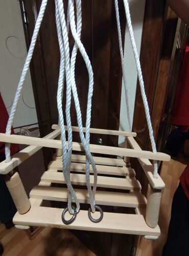 ходунок качели трансформер: Качели детские, деревянные. длина веревок 165 см. можно повесить в