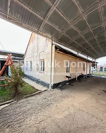 Продажа коттеджей и домов: 🏠Продаётся дом в с. Сокулук 🟡Комнаты: 4 🟡Участок: 10 соток — 1