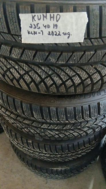 Шины 235 / 40 / R 19, Зима, Б/у, Комплект, Легковые, Корея, Kumho