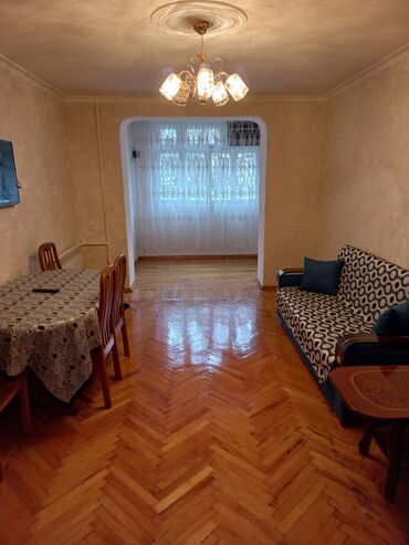 Uzunmüddətli kirayə mənzillər: Neftçilər Məlhəm Hospitalın yanı. kohnə tikili 5 mərtəbənin 2-ci — 1