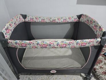 детскую кроватку кроватка к: Манеж-кровать, Складной, Пластик