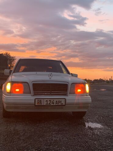 hyundai hd78: Mercedes-Benz E-Class: 1993 г., 2.2 л, Механика, Бензин, Седан