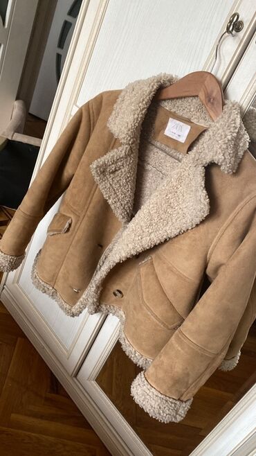 calvin klein euphoria qiymeti: Zara qadın xəzli jaket - Model: qısa “shearling” üslublu süet effektli
