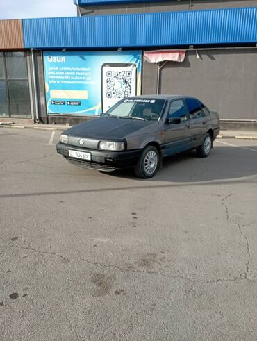 Volkswagen: Volkswagen Passat: 1989 г., 1.8 л, Механика, Бензин, Седан