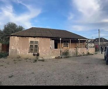 qubada torpaq sahesi satilir: 3 otaqlı, 100 kv. m, Orta təmir — 7