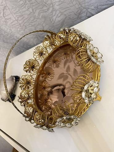 cərəzlik: Qızılı dekorativ şüşə səbət - Material: metalli (qızılı rəng) karkas — 2