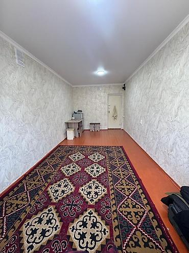 Продается комната в коммунальной квартире. Планировка и площадь: -