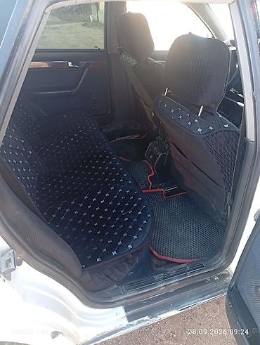 70 сом: Audi 100: 1992 г., 2.3 л, Кол менен иштөөчү, Бензин, Седан — 3