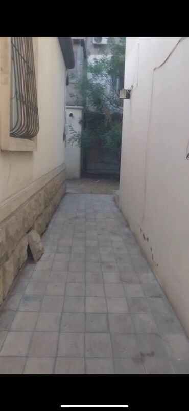 Ofislər: Kirayəlik məkan – açıq planlı iş sahəsi - Geniş, açıq planlı zal - — 11