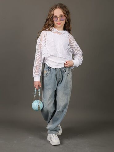 Другие услуги пошива одежды: Мы шьем школьные блузки и находимся Новопокровке. Нам нужен опытные — 10