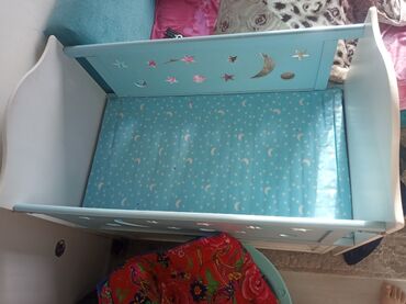 детские шкафы бу: Продаётся детская кровать состояние хорошее,есть шкафчик для хранения
