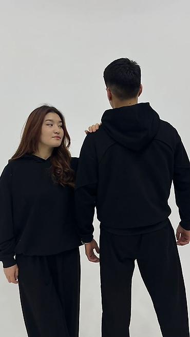 Толстовки, худи: Универсальное худи унисекс - Базовый крой без лишних деталей at lalafo.kg — 2 Толстовки, худи: Универсальное худи унисекс - Базовый крой без лишних деталей — 2