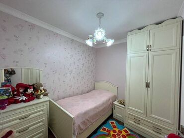 Həyət evləri və villaların satışı: Binəqədi qəs. 4 otaqlı, 150 kv. m, Yeni təmirli — 12