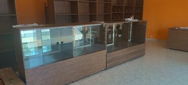 продажа офисной мебели бу: Dükkan, ofis və ya digər kommersiya sahələri üçün uyğun, çoxfunksiyalı