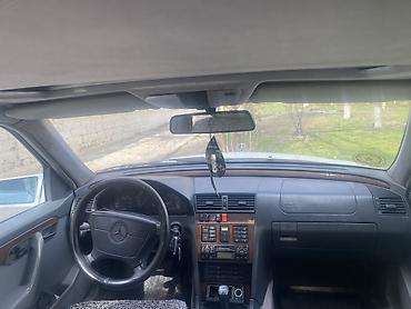 c180 1994: Mercedes-Benz 220: 2.2 l | 1994 il — 6