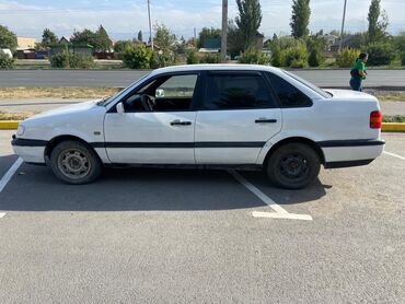 Volkswagen: Volkswagen Passat: 1994 г., 2 л, Механика, Бензин, Седан