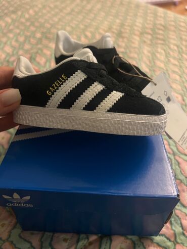 çeşki nədir: Кроссовки, Унисекс, 20, Adidas