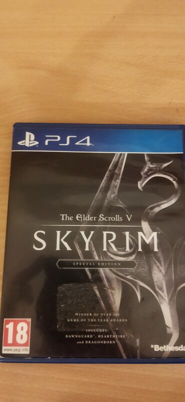 диск: Skyrim the elder scrolls V tam işlək vəziyyətdə ps4 çün disk