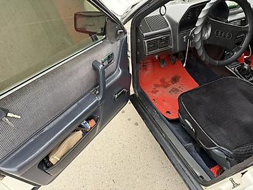 Audi: Audi 100: 1984 г., Механика, Седан — 2