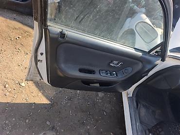santa fe 2008: Hyundai Elantra (özəl nömrə nişanı görünür) üçün komplekt hissələr - — 8
