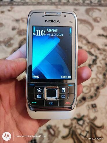 nokia 3105: Nokia E66, 2 GB, rəng - Ağ, Düyməli