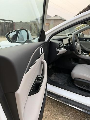 geely automobile: Geely Emgrand: 2025 г., 1.5 л, Автомат, Гибрид, Седан — 7
