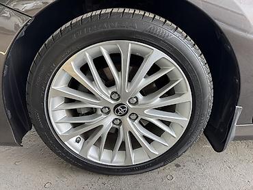 kia avella: Toyota Camry: 2019 г., 2.5 л, Вариатор, Гибрид, Седан — 10