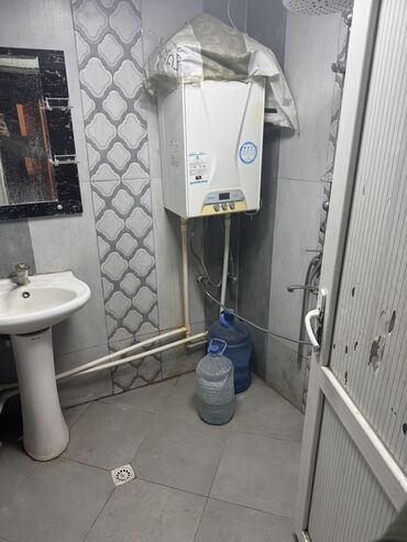 Uzunmüddətli kirayə mənzillər: : 2 mərtəbəli mənzil/ev Təsvir: - İki mərtəbəli planlama, taxta — 4