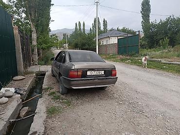 рул: Opel Vectra: 1995 г., 1.6 л, Кол менен иштөөчү, Бензин, Седан — 2