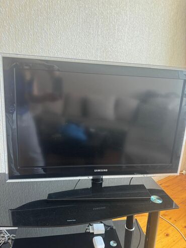 oval samsung tv: Televizor Samsung 82" Ünvandan götürmə