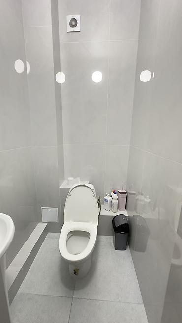 Долгосрочная аренда квартир: 3 комнаты, Риэлтор, Без подселения, С мебелью полностью — 14