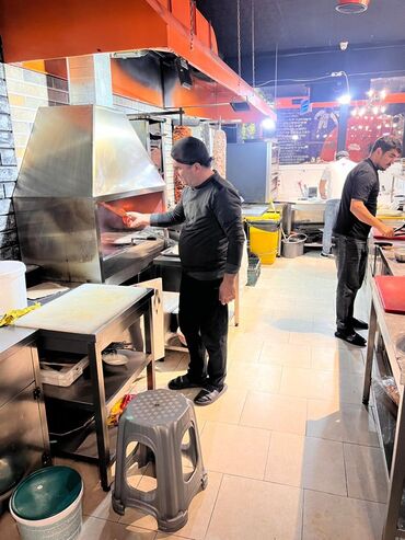 Restoran, kafelər: Hazir işlək biznez Satılır Mərdəkənda stanciya diyilən yerdə yerləşir — 9