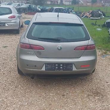 nodi auto: ALFA ROMEO 159 GEPEK VRATA 651 | Cena se odnosi na gola vrata sa — 2
