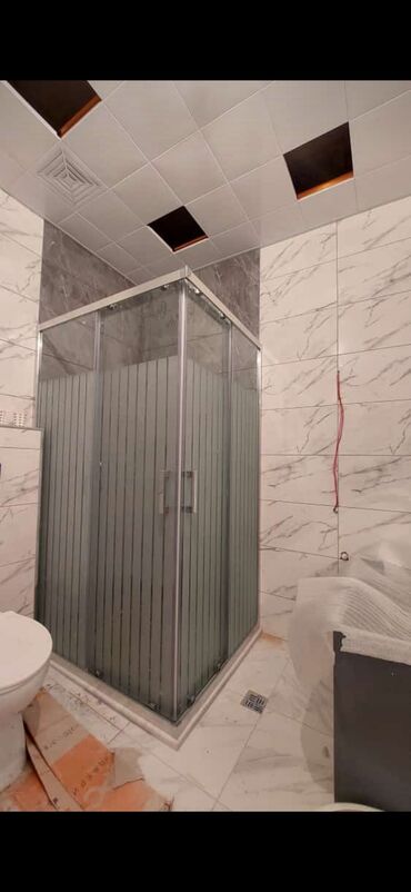 Duş kabinaları, arakəsmələr: Yeni Üstü açıq kabina, Künc üçün, Pulsuz çatdırılma — 24