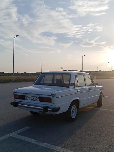VAZ (LADA): VAZ 2106, ağ rəng, sedan kuzov. Klassik dizayna malik, xrom detallar — 2