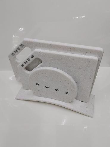 концелярский нож: Набор кухонных разделочных досок SMEG с подставкой. Состав: - 3 доски — 2