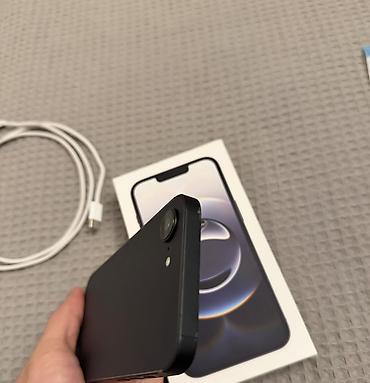 Apple iPhone: IPhone 16e, 128 GB, Qara — 6