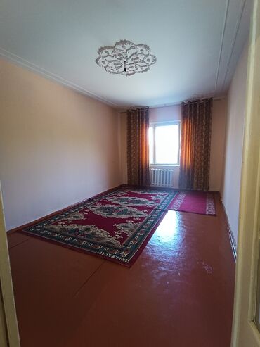 дом на земле: 2 комнаты, 48 м², 105 серия, 2 этаж, Старый ремонт